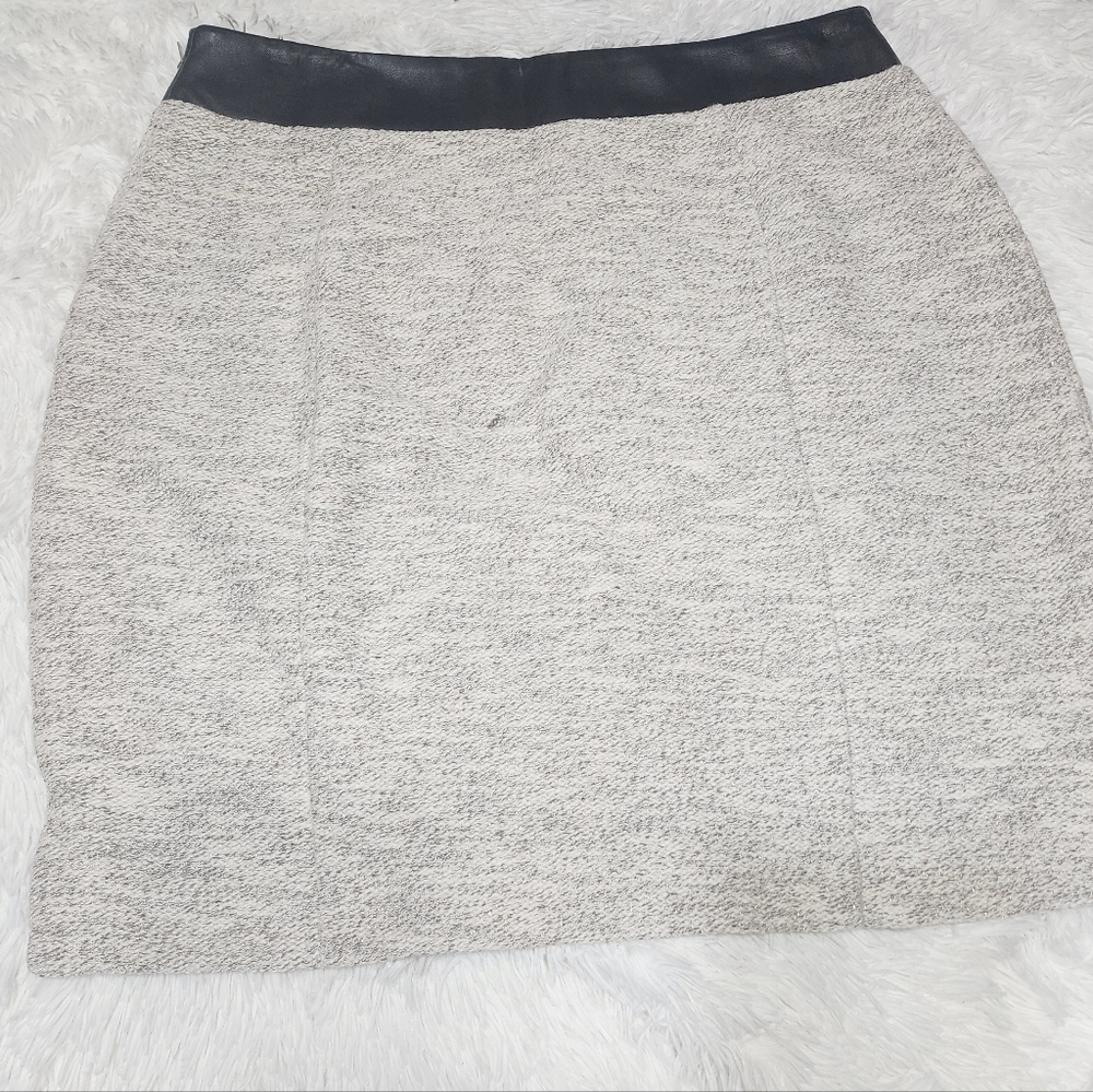 Banana Republic sz 12 Mini with leather band